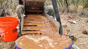 Arizona gold sluicing